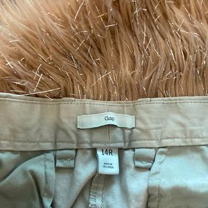 Gap Khaki Short